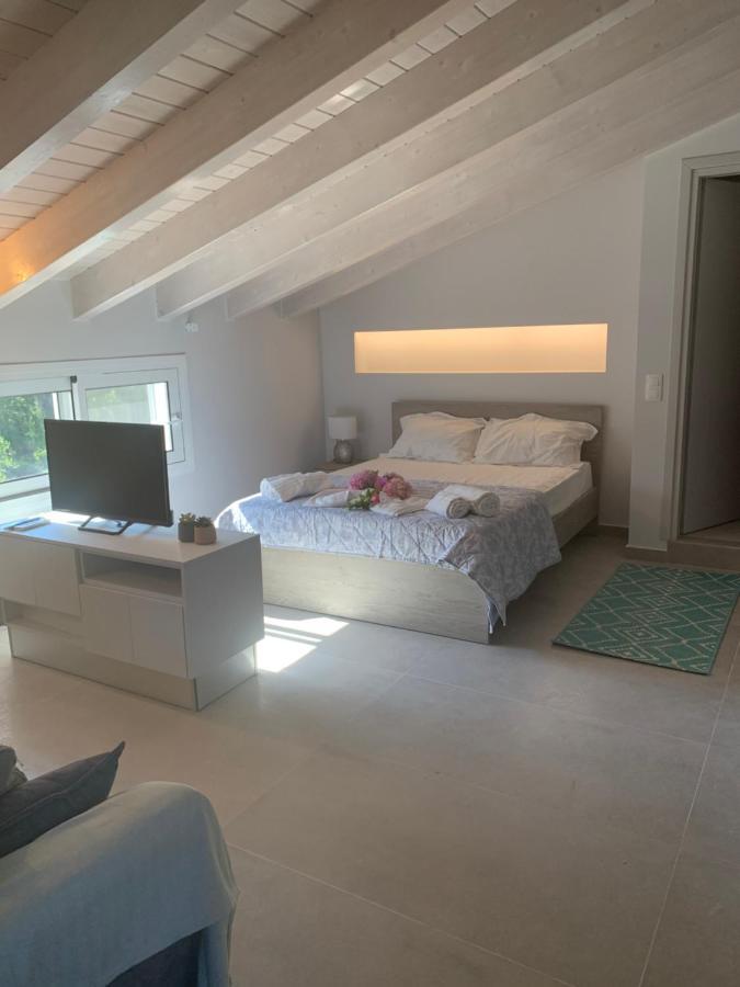 Terpsichore Boutique Bright New Sofita Studios And Appartment Дасия Екстериор снимка