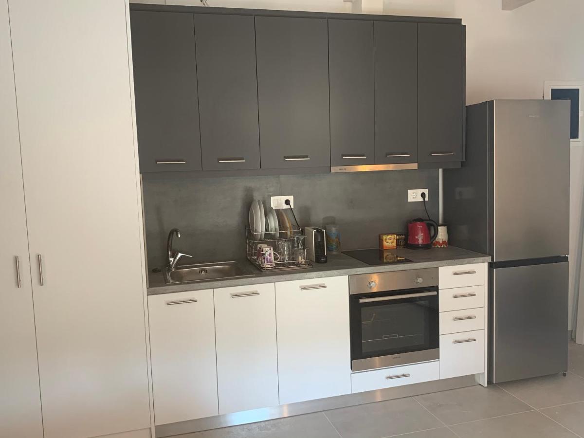 Terpsichore Boutique Bright New Sofita Studios And Appartment Дасия Екстериор снимка