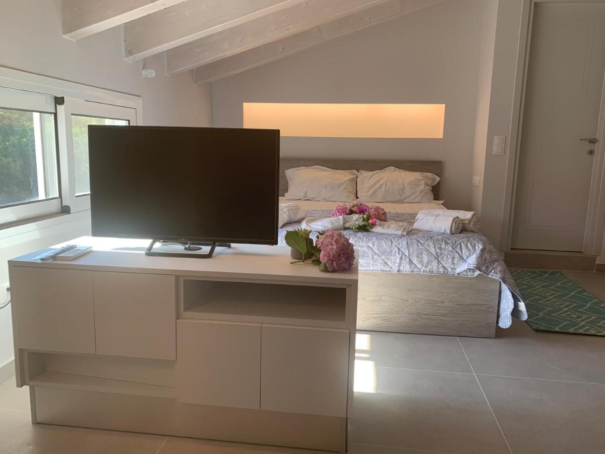 Terpsichore Boutique Bright New Sofita Studios And Appartment Дасия Екстериор снимка