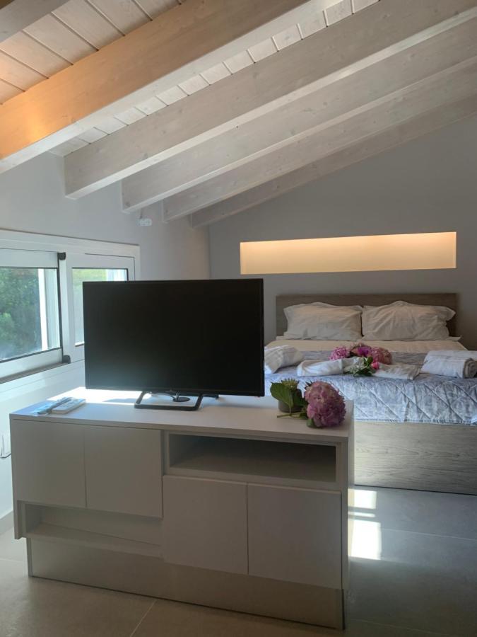 Terpsichore Boutique Bright New Sofita Studios And Appartment Дасия Екстериор снимка